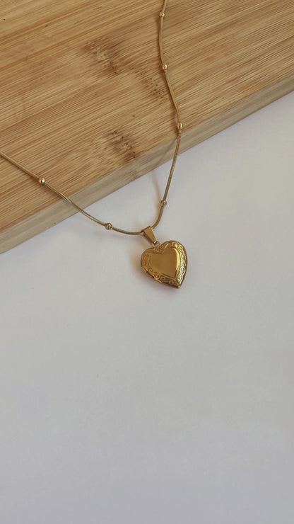 Picture In Pendant Necklace - 18k Gold Plated